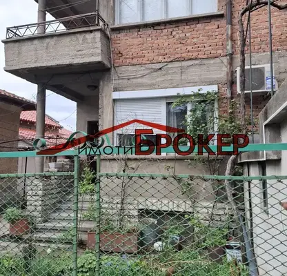 Photo 3 — House in Sliven, Centyr