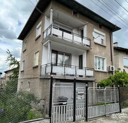 Photo 2 — House in Pernik, Centyr
