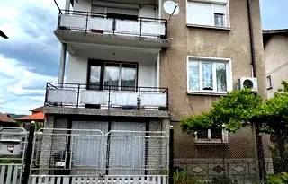 Къща в Перник, Център