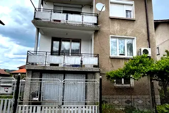 Къща в Перник, Център