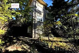 Къща в Габрово, Център