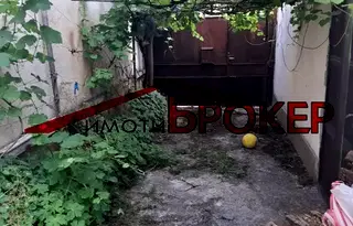 Къща в Сливен, Център