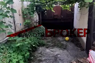 Къща в Сливен, Център