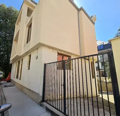 Photo 4 — House in Ruse, Centyr
