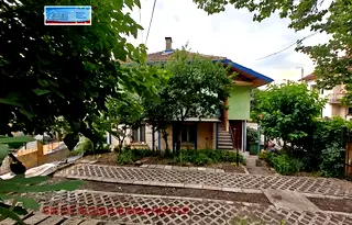Къща в Перник, Църква