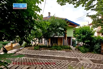 Къща в Перник, Църква