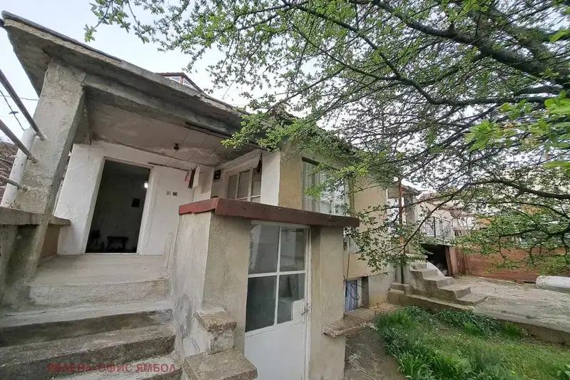 House in Yambol, Iztok