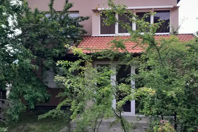 House in Pernik, Kalkas