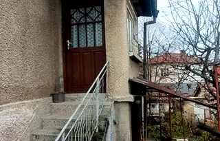 Къща в Перник, Каменина