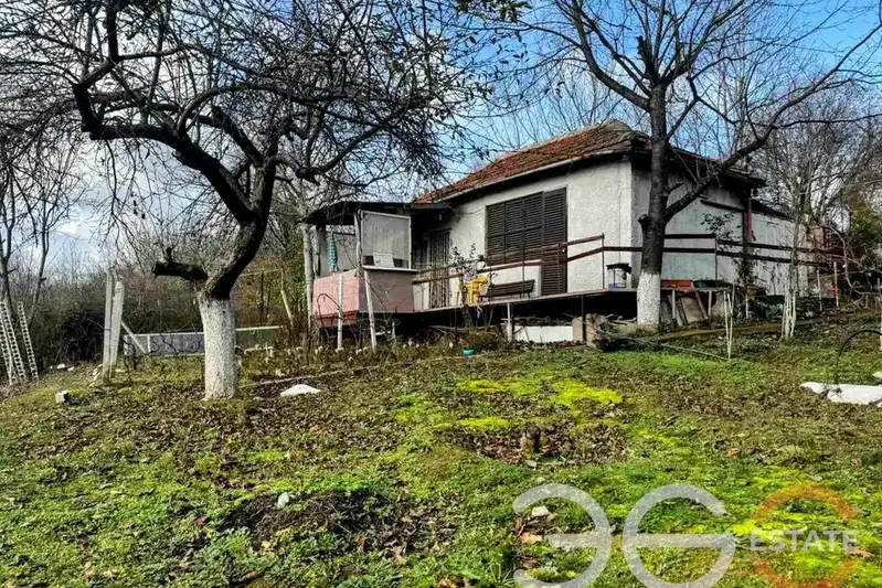 Къща във Варна, м-т Боровец - юг
