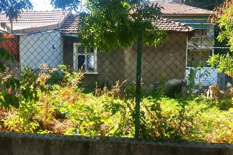 Къща в Русе, Родина 2