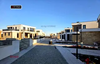Къща в Бургас, Сарафово