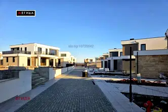 Къща в Бургас, Сарафово