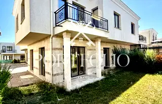 Къща в Бургас, Сарафово