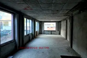 Къща в Русе, Широк център