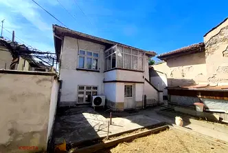 Къща в Русе, Веждата