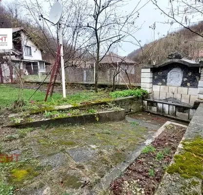 Снимка 4 — Двуетажна къща с двор в кв. Ябълка, Габрово