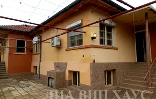 Къща в Пазарджик, Ябълките