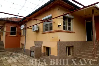 Къща в Пазарджик, Ябълките