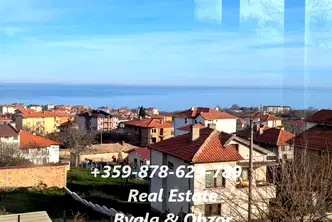 Къща в Бургас, Обзор