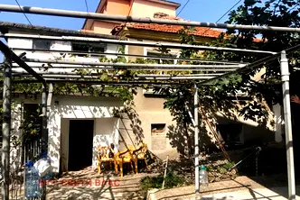Къща в Бургас, Свети Влас