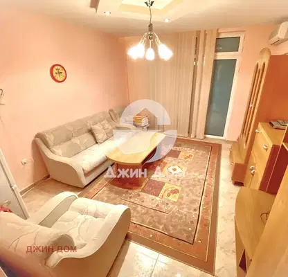 Снимка 5 — Просторна 5-стаен къща с панорамна морска гледка в Свети Влас