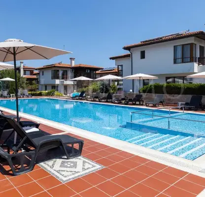 Снимка 2 — Къща в Бургас, с. Лозенец