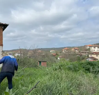 Снимка 4 — Парцел с къща за събаряне в с. Зидарово, област Бургас