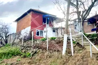 Къща в Бургас, с. Зорница