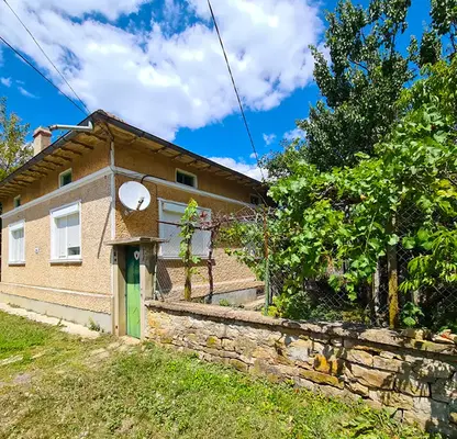 Photo 2 — House in Oblast Gabrovo, Dobromirka