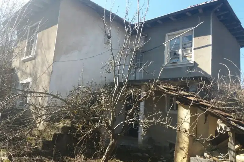 House in Oblast Gabrovo, Dobromirka