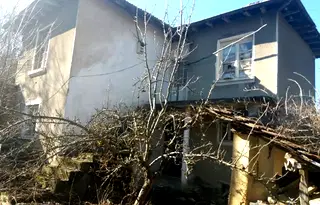 Къща в Габрово, с. Добромирка