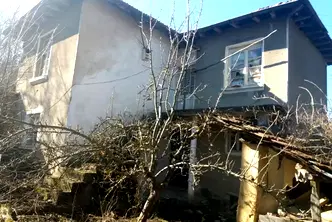 Къща в Габрово, с. Добромирка