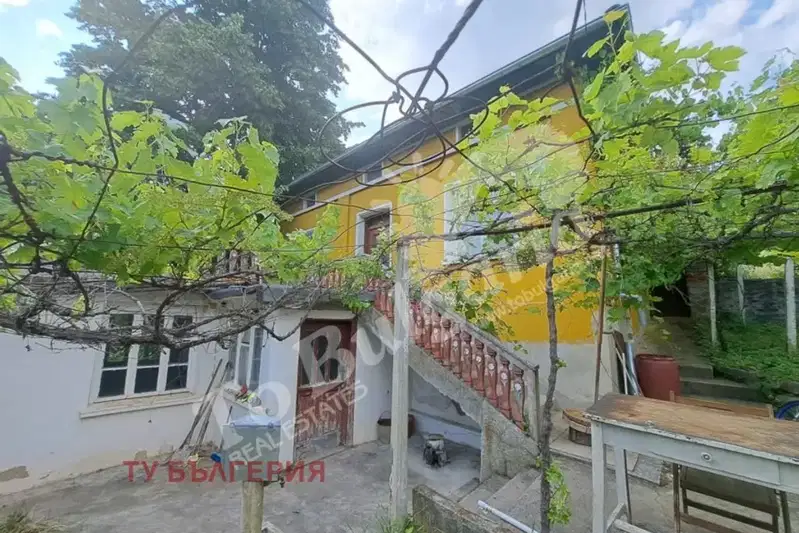 Къща в Габрово, с. Янтра