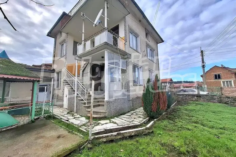 Къща в Хасково, с. Устрем