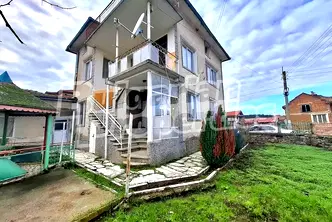 Къща в Хасково, с. Устрем