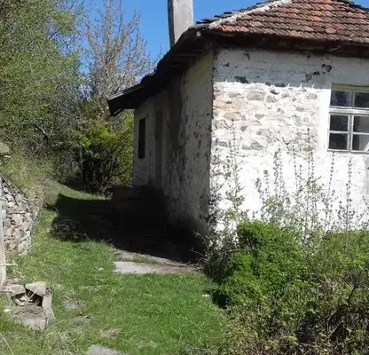 Снимка 2 — Каменна къща с 2 етажа в с. Синчец, област Кърджали