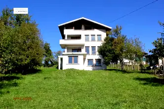 Къща в Ловеч, Троян
