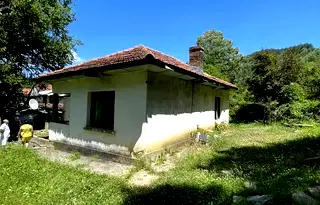 Къща в Ловеч, с. Дебнево