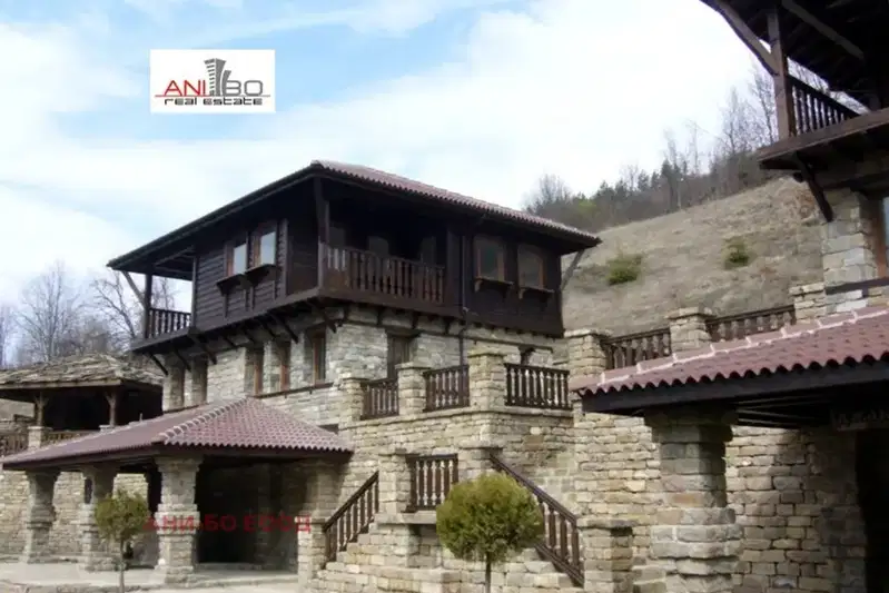 House in Oblast Lovech, Golyam Izvor