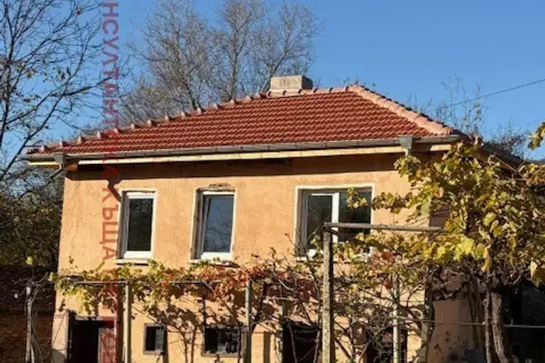Къща в Ловеч, с. Горно Павликене