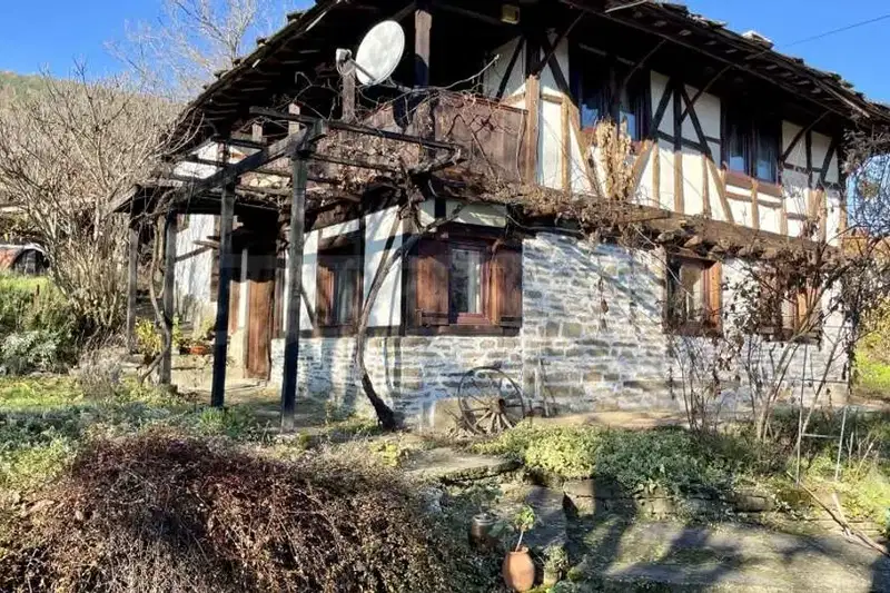 House in Oblast Lovech, Leshnica
