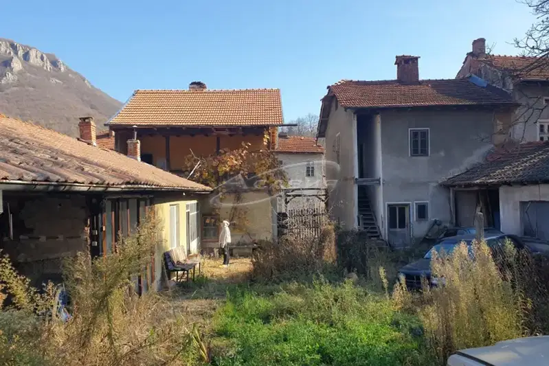 House in Oblast Lovech, Lesidren