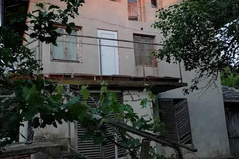 Къща в Монтана, с. Долно Церовене