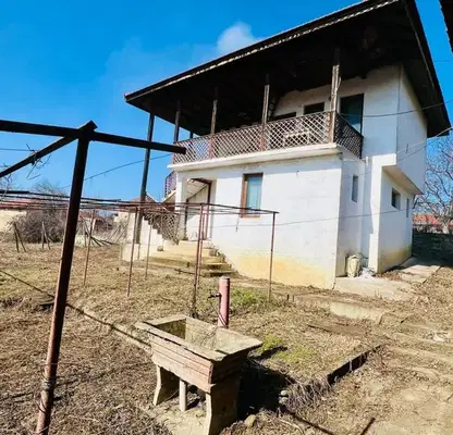 Снимка 2 — Къща в Монтана, с. Стубел