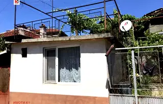 Къща в Пазарджик, Пещера