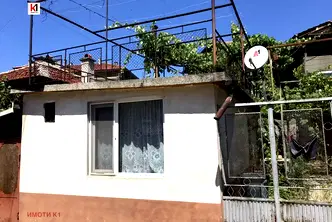 Къща в Пазарджик, Пещера