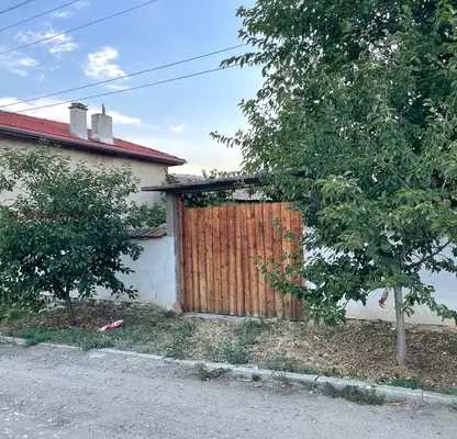 Снимка 3 — Къща с 3 стаи в с. Калугерово, област Пазарджик, с голям двор