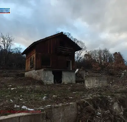 Снимка 2 — Къща в Перник, с. Борнарево