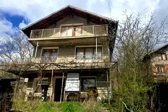 Къща в Перник, с. Чепино